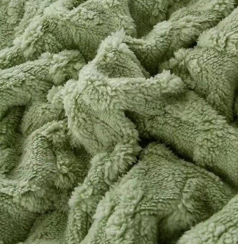 Plush Cable-Knit Throw