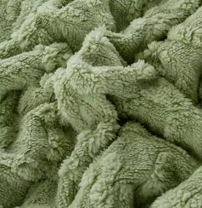 Plush Cable-Knit Throw